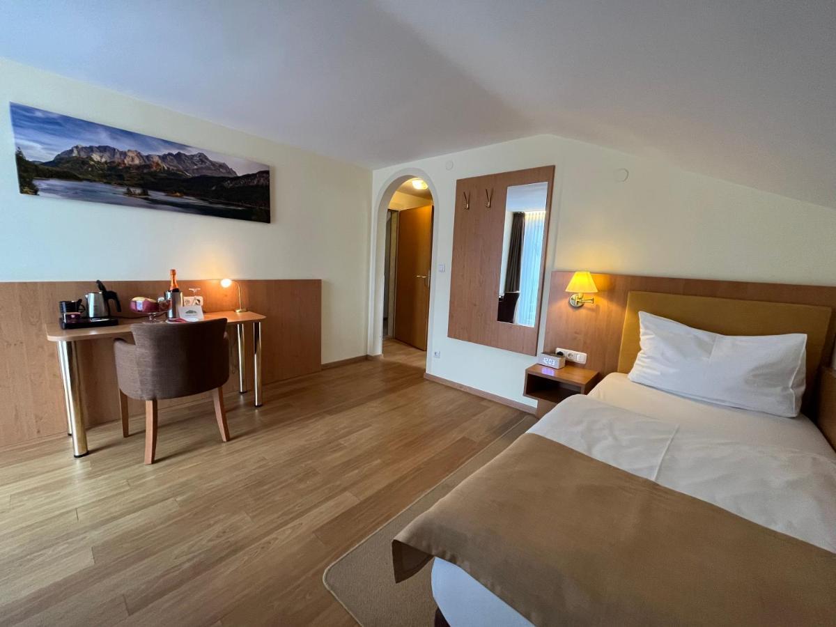 Hotel Garni Brunnthaler Garmisch-Partenkirchen Luaran gambar